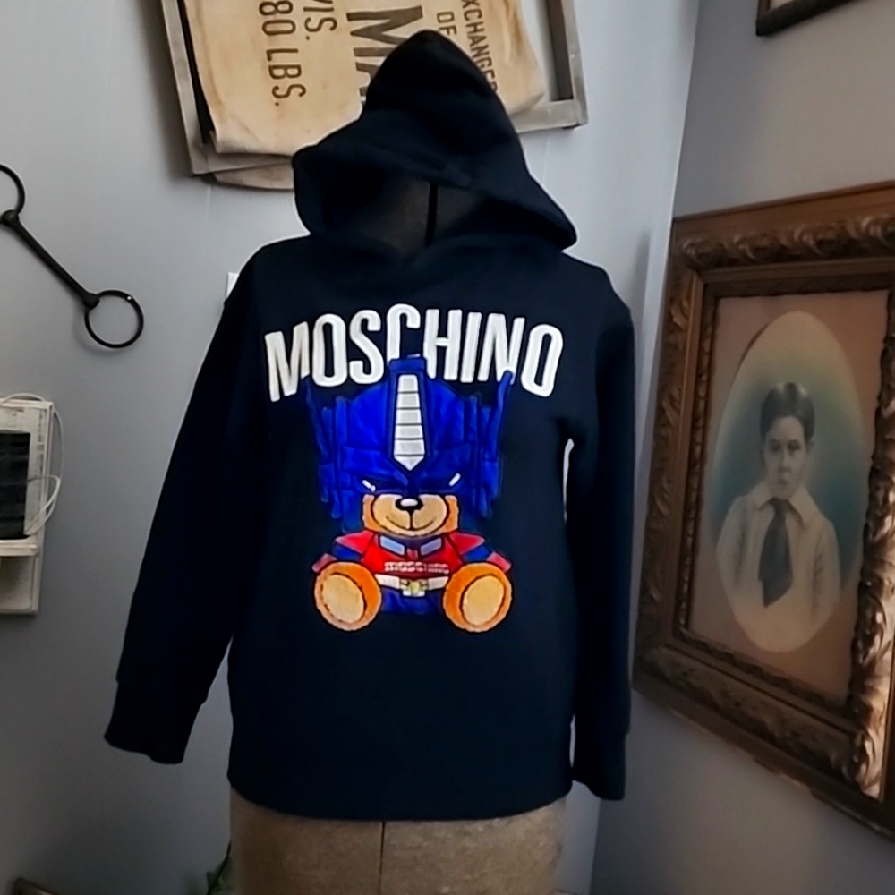 Moschino sweatshirt